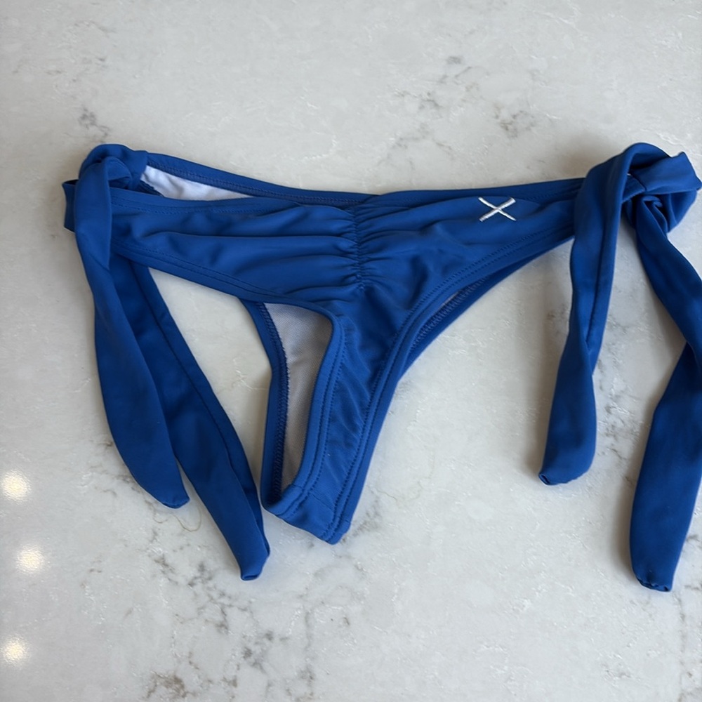 NWOT Boutine LA scrunch thong bikini bottom